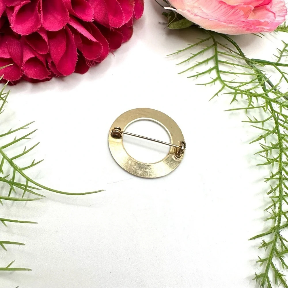 VINTAGE⚜️Engraved Golden Circle Brooch
